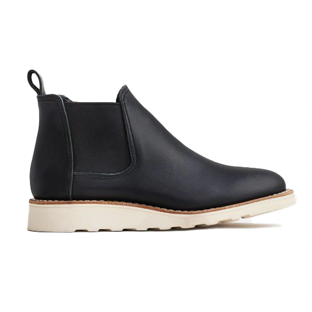 Chelsea Boots 3444: Black Boundary. Your New Go-To. Chic, Tough, Effortless Style.